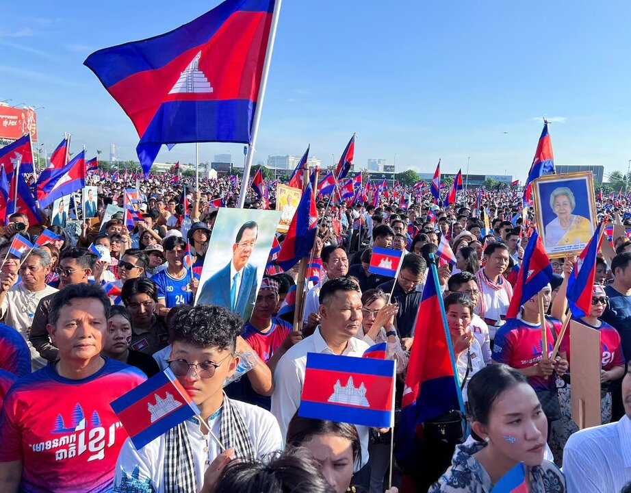 Thousands Rally in Phnom Penh Amid Rising Border Tensions