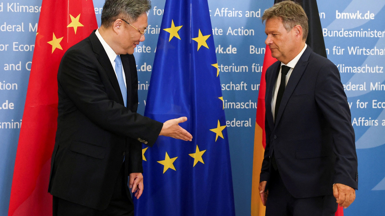 China’s Central Bank Consults European Peers on Low-Rate Strategies