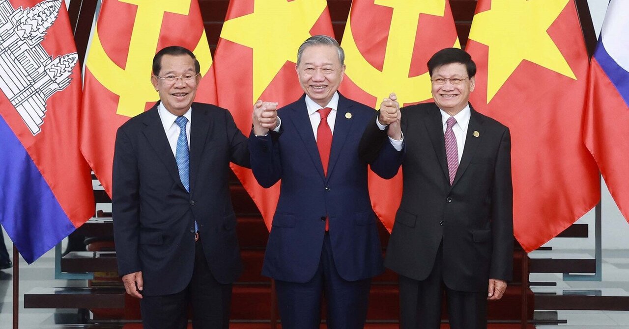 Lao President Meets Young Leaders from Laos, Vietnam, and Cambodia