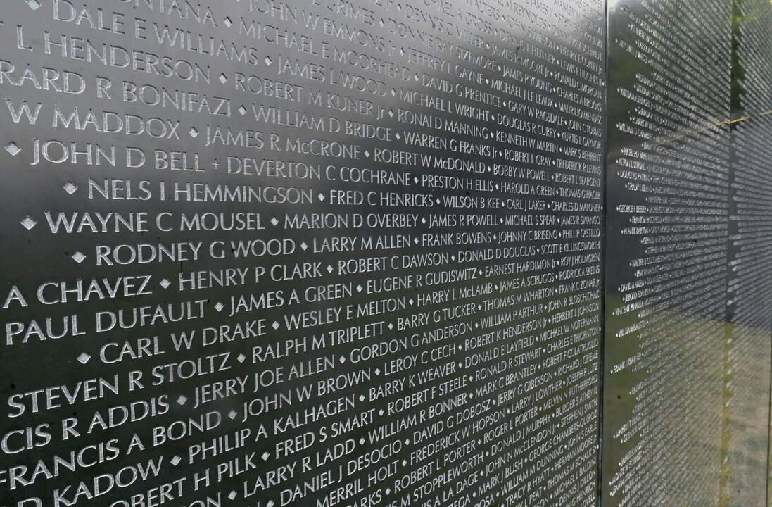 Vietnam Healing Wall Unveiled at Oak Park High School