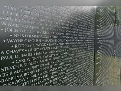 Vietnam Healing Wall Unveiled at Oak Park High School