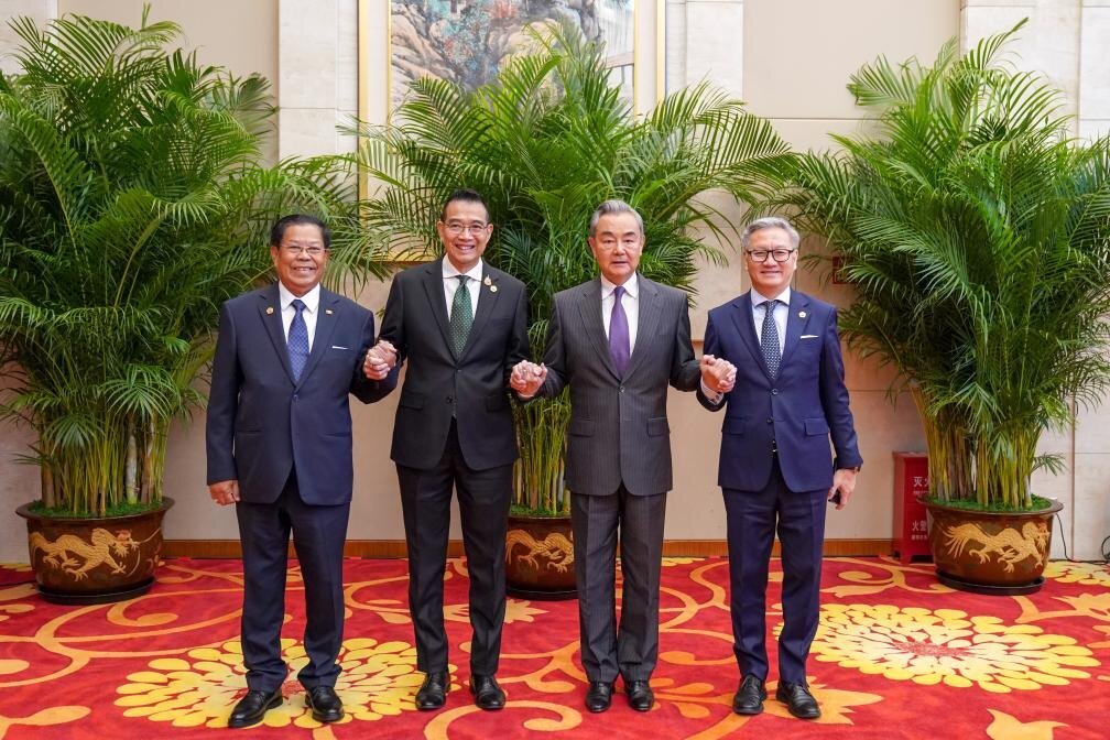Foreign Ministers of China, Laos, Myanmar, and Thailand Hold Informal Talks
