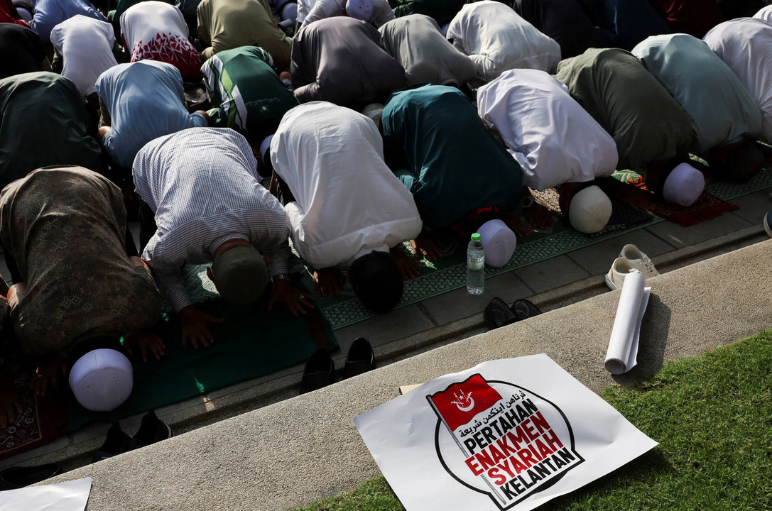 Malaysian State Plans Jail Terms for Muslims Who Skip Prayers