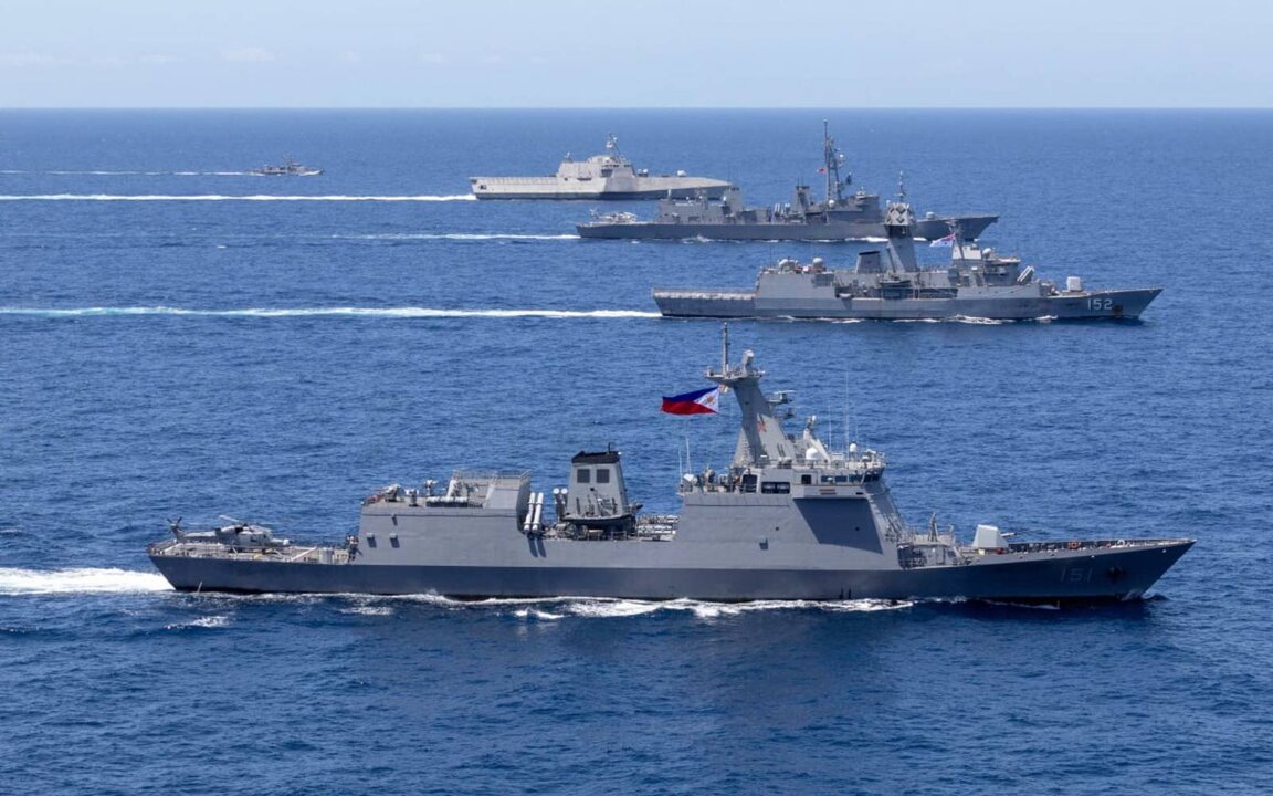 Australia and the Philippines Hold Joint Drills in the South China Sea