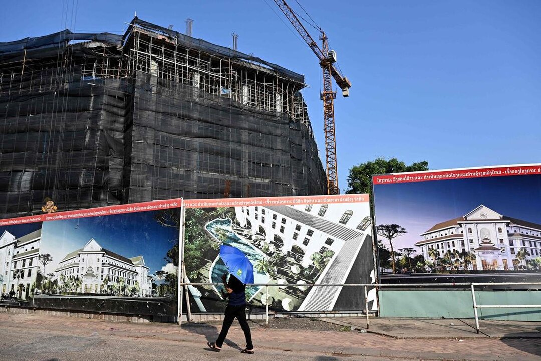 Laos Cuts Interest Rate to Boost Struggling Economy