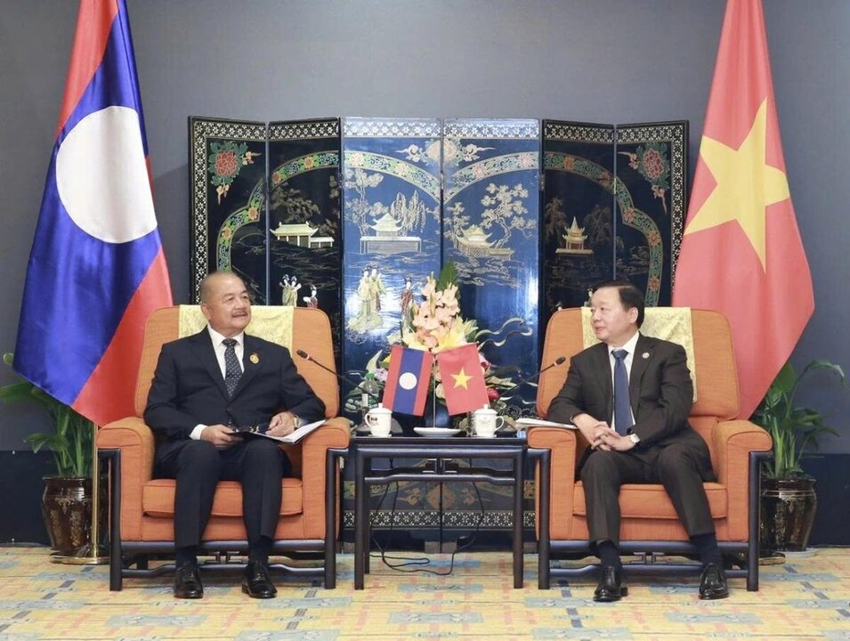 Vietnam and Laos Reaffirm Comprehensive Cooperation