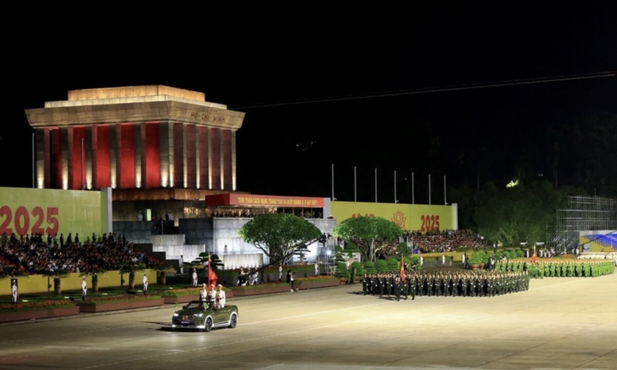 Lao Missions Congratulate Vietnam on National Day
