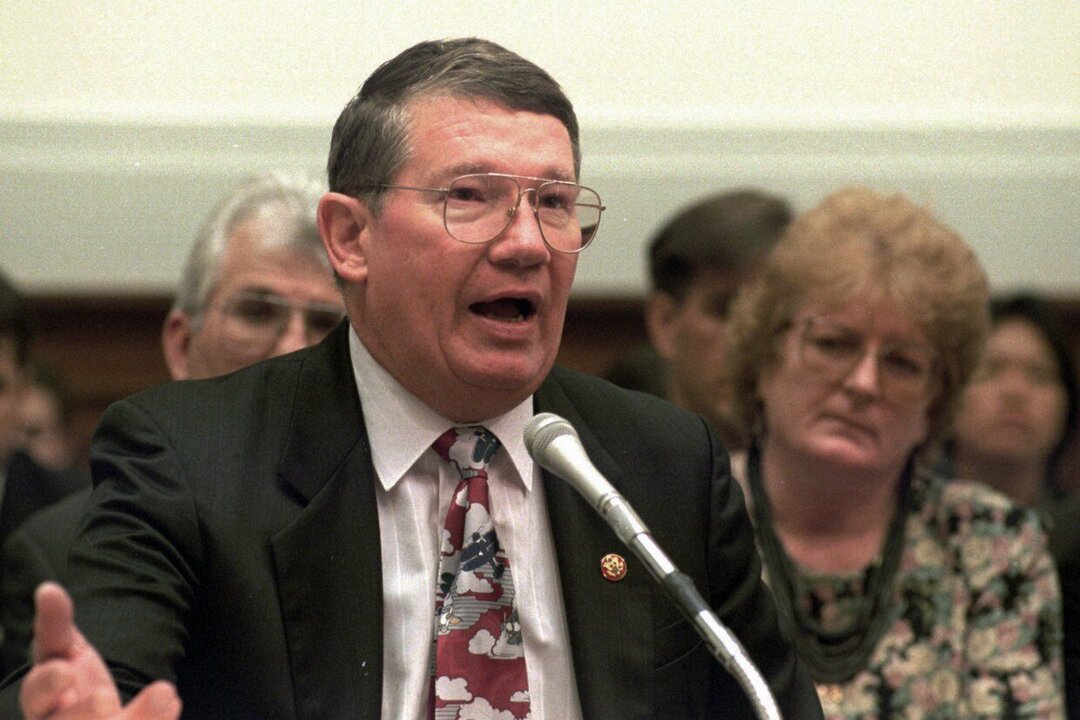 Former U.S. Congressman and Vietnam War Hero Duke Cunningham Dies at 83