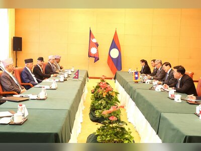 Nepalese Prime Minister Meets Laotian President in Tianjin