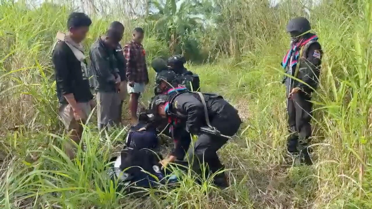 Over 300 Cambodian Workers Caught Crossing Illegally into Thailand