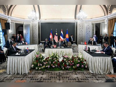 Cambodian and Thai Leaders Hold Ceasefire Talks in Malaysia