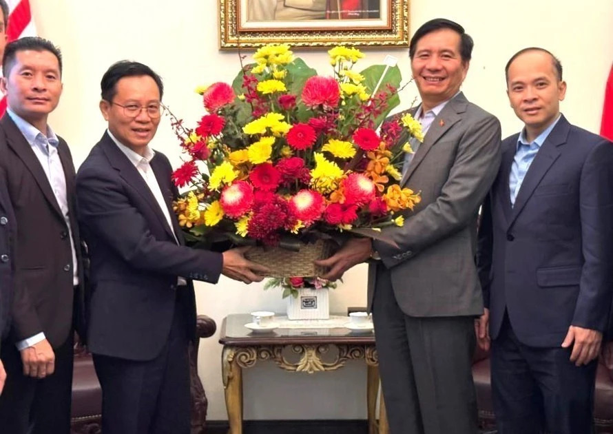 Lao Ambassador to Malaysia Praises Friendship with Vietnam