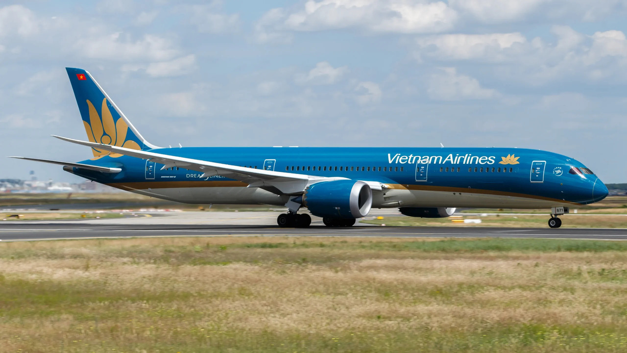 Vietnam Airlines Boeing 787 Makes Emergency Landing in Istanbul