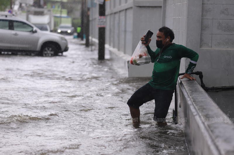 Bangkok Governor Reports Flood Improvement, Warns of High Tides