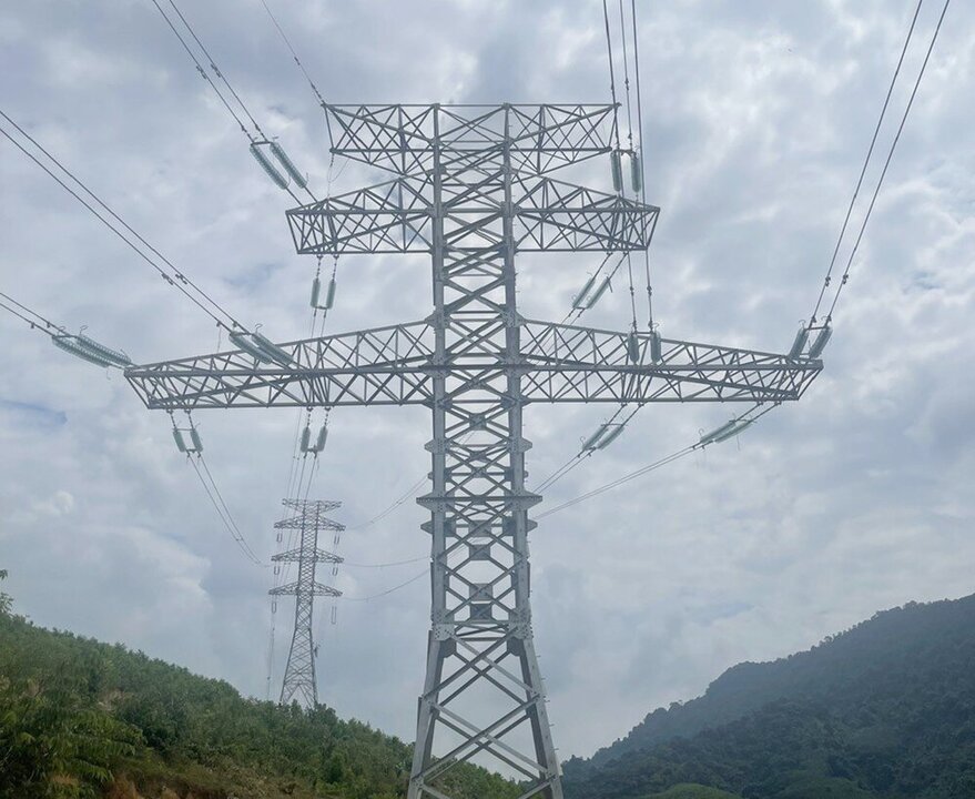Vietnam Accelerates Power Transmission Projects to Import Energy from Laos