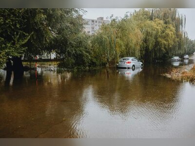 Heavy Rains Disrupt Travel Across Cambodia Amid Peak Tourist Season
