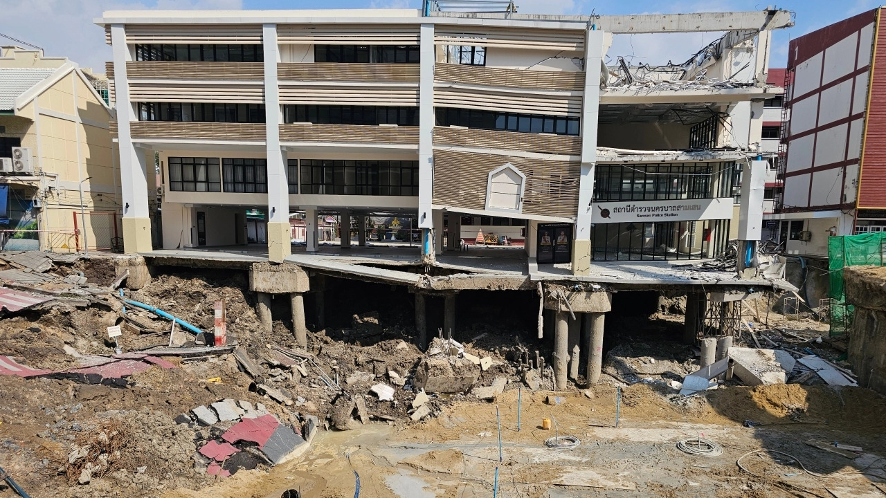 Bangkok Authorities Step Up Measures After Continued Landslides at Sam Sen Police Station