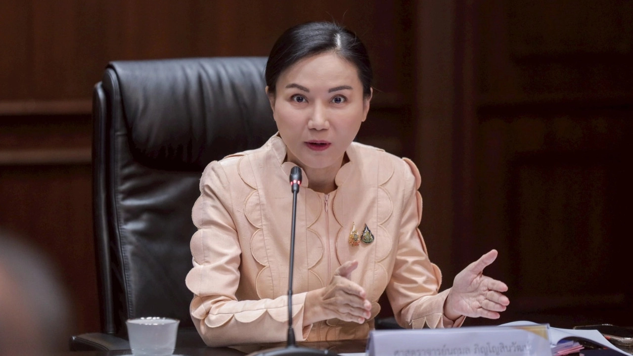 Education Minister Unveils Plan to Improve Teachers’ Quality of Life and Housing