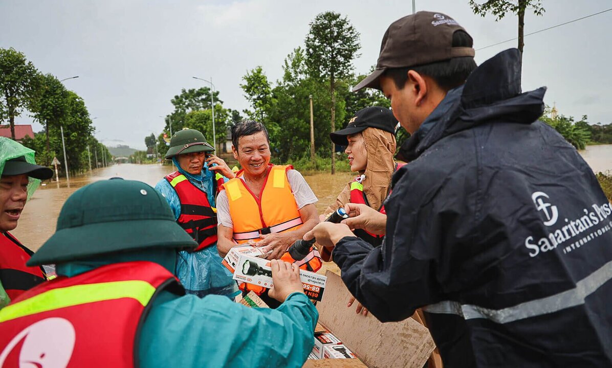 Overseas Vietnamese Donate to Support Storm Victims