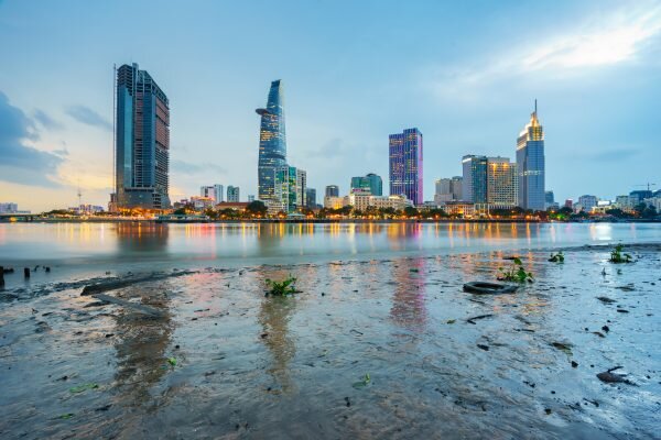 Vietnam Targets 10 Percent Annual Growth from 2026 to 2030