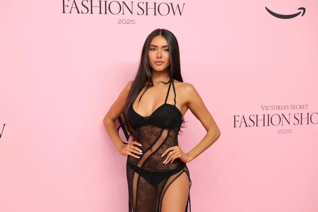 Feathers, Fantasy, and Barely-There Fashion: Victoria’s Secret 2025 Lingerie Show Returns in Full Spectacle