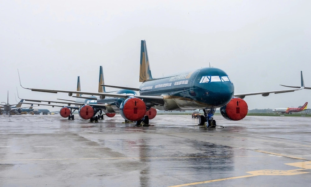 Mass Flight Cancellations as Typhoon Fengshen Hits Central Vietnam