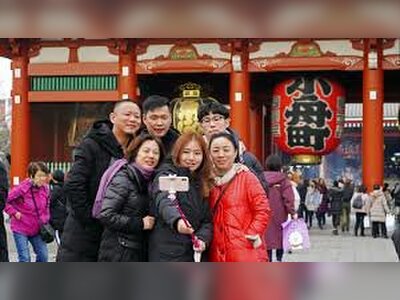 Japan’s Tourism Sector Reels as China Cancels Hundreds of Thousands of Trips Amid Diplomatic Fallout