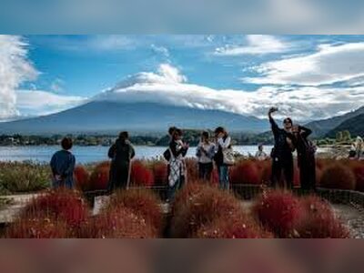 Japan’s Tourism Sector Reels as China Cancels Hundreds of Thousands of Trips Amid Diplomatic Fallout