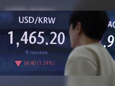 South Korea Offers Tax Breaks on Overseas Stock Sales to Stem Currency’s Slide