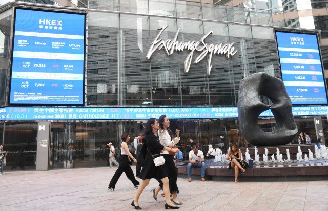 Hong Kong Shares Open Higher as Technology Stocks Drive Early Gains