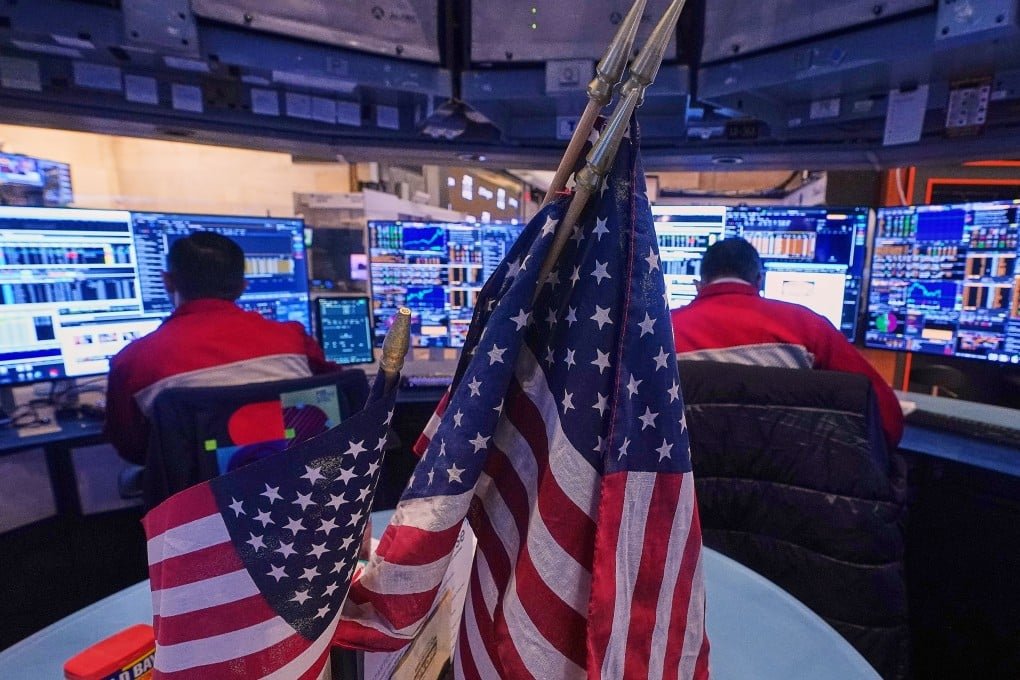 Analysts See Hong Kong and China Stocks Positioned to Outpace U.S. Equities in 2026
