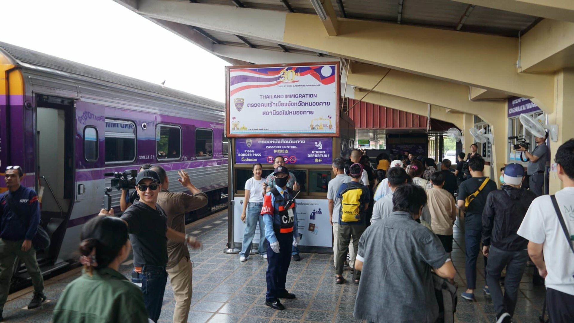 Thailand’s New Digital Immigration Era Transforms Expat Life as Visa Runs End and QR Codes Become Standard