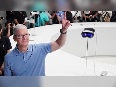 Apple and OpenAI Chase Screenless AI Wearables as the Post-iPhone Interface Battle Heats Up