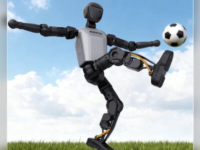 Boston Dynamics Atlas humanoid robot and LG CLOiD home robot: the platform lock-in fight to control Physical AI