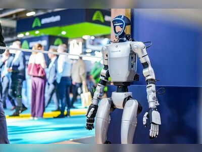 Boston Dynamics Atlas humanoid robot and LG CLOiD home robot: the platform lock-in fight to control Physical AI