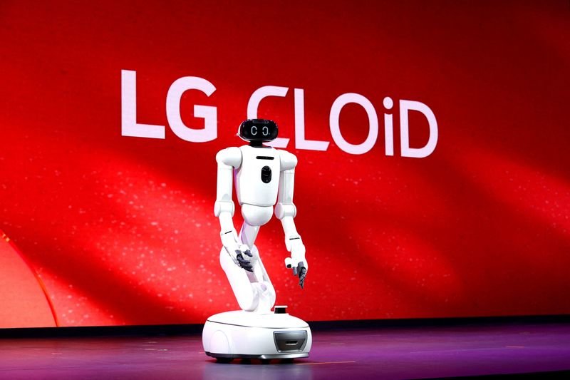 Boston Dynamics Atlas humanoid robot and LG CLOiD home robot: the platform lock-in fight to control Physical AI