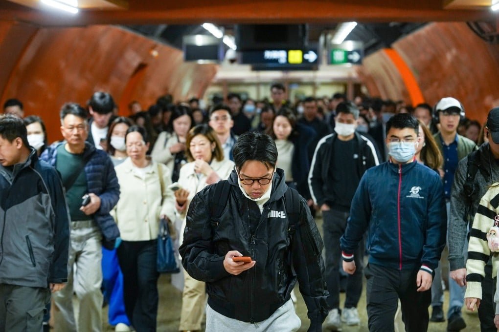 Hong Kong Graduate Job Market Contracts Sharply as Available Positions Plunge