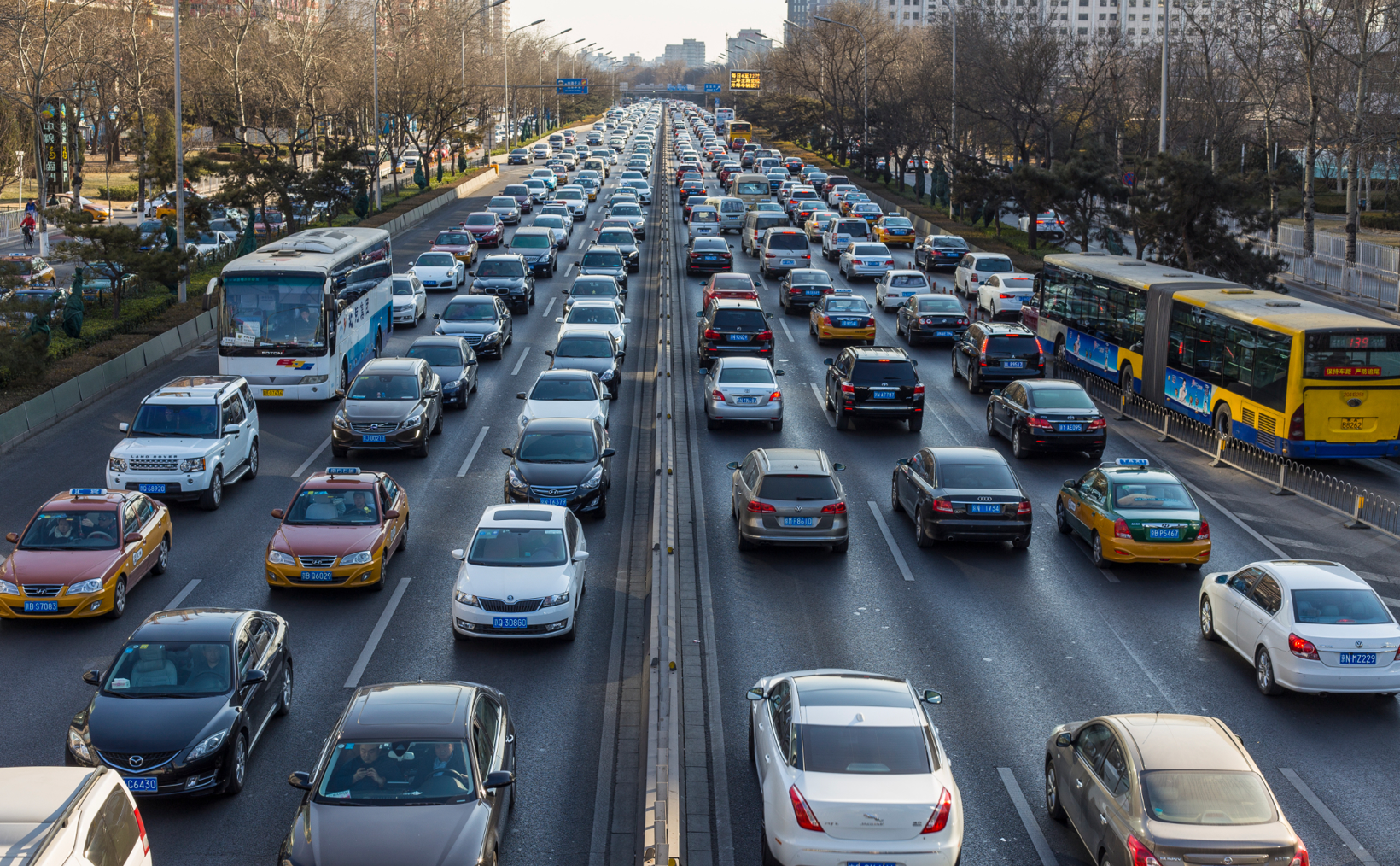 Policy Support Sparks Auto Sector Rally in Hong Kong Trading