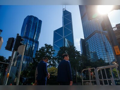 Hong Kong’s IPO Boom Strains Investment Banks as Banker Shortage Emerges