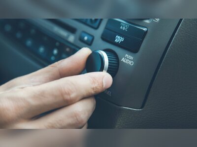 China’s EV Makers Face Mandatory Return to Physical Buttons and Door Handles in Driver-Distraction Safety Overhaul