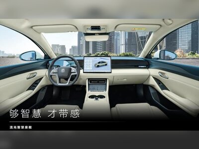 China’s EV Makers Face Mandatory Return to Physical Buttons and Door Handles in Driver-Distraction Safety Overhaul