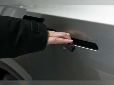 China’s EV Makers Face Mandatory Return to Physical Buttons and Door Handles in Driver-Distraction Safety Overhaul