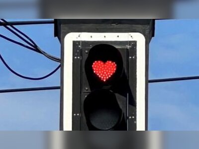 Thailand’s Traffic Lights Get Romantic Makeover for Valentine’s Day