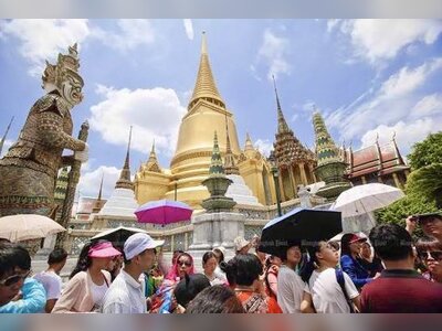 Chinese Tourists Flock Back to Thailand as Japan’s Recovery Loses Momentum