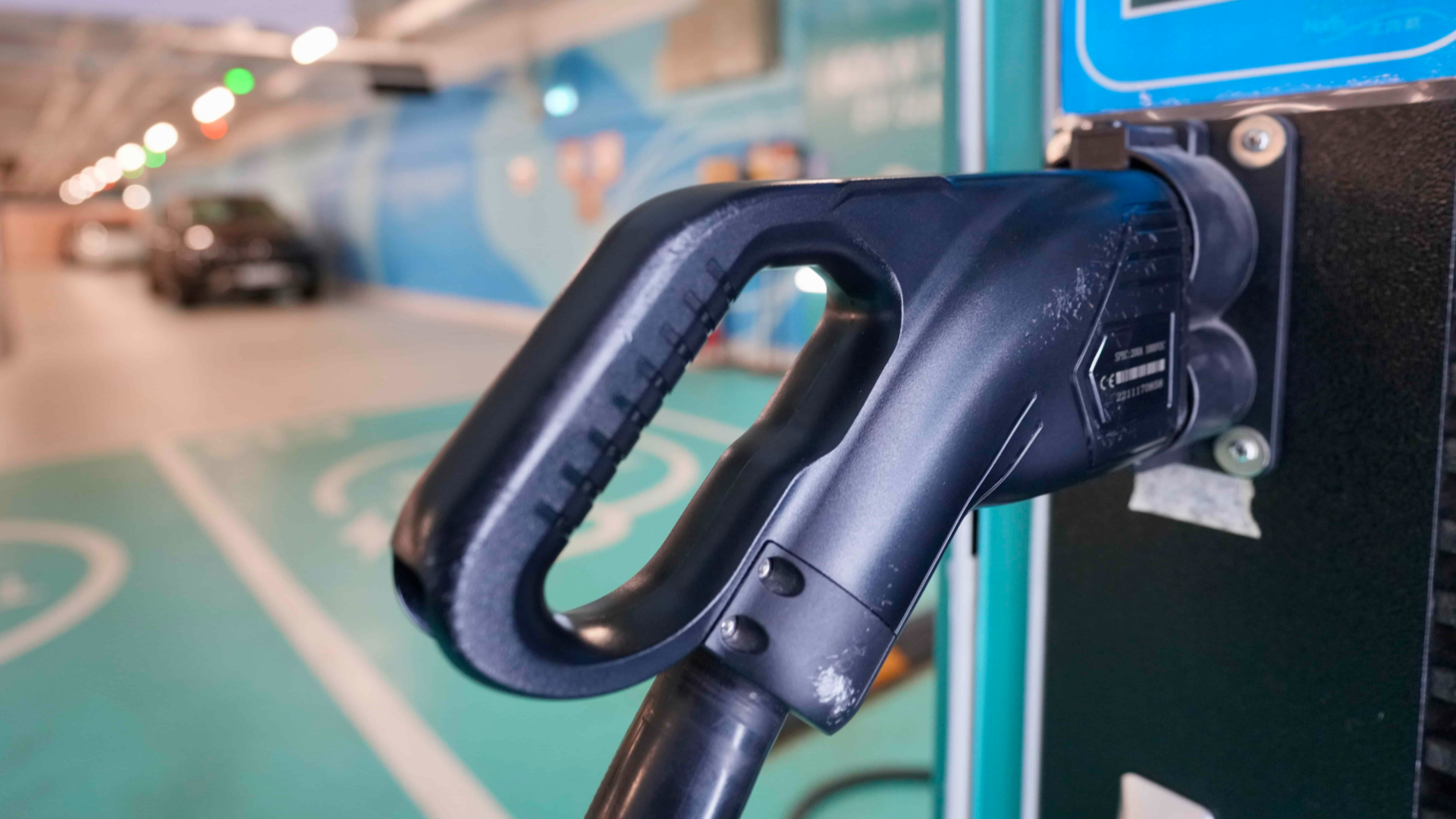 Hong Kong Urged to Accelerate Electric Vehicle Push as Oil Price Volatility Raises Costs
