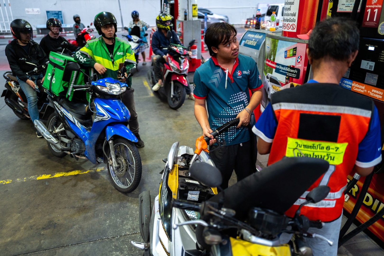 Thailand Considers Fuel Tax Cuts to Shield Economy from Middle East-Driven Oil Shock