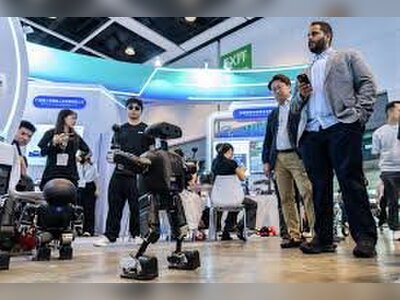Humanoid Robots Demonstrate Language Abilities and Boxing Skills at Hong Kong Showcase