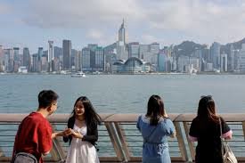 Hong Kong Positions Itself as Stable Global Hub in Competition with Dubai
