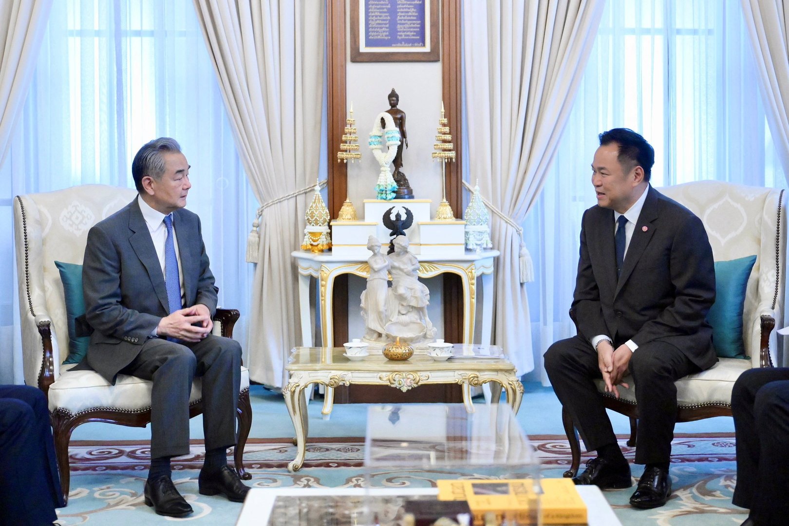 China signals support for easing Thailand–Cambodia tensions amid regional diplomacy push