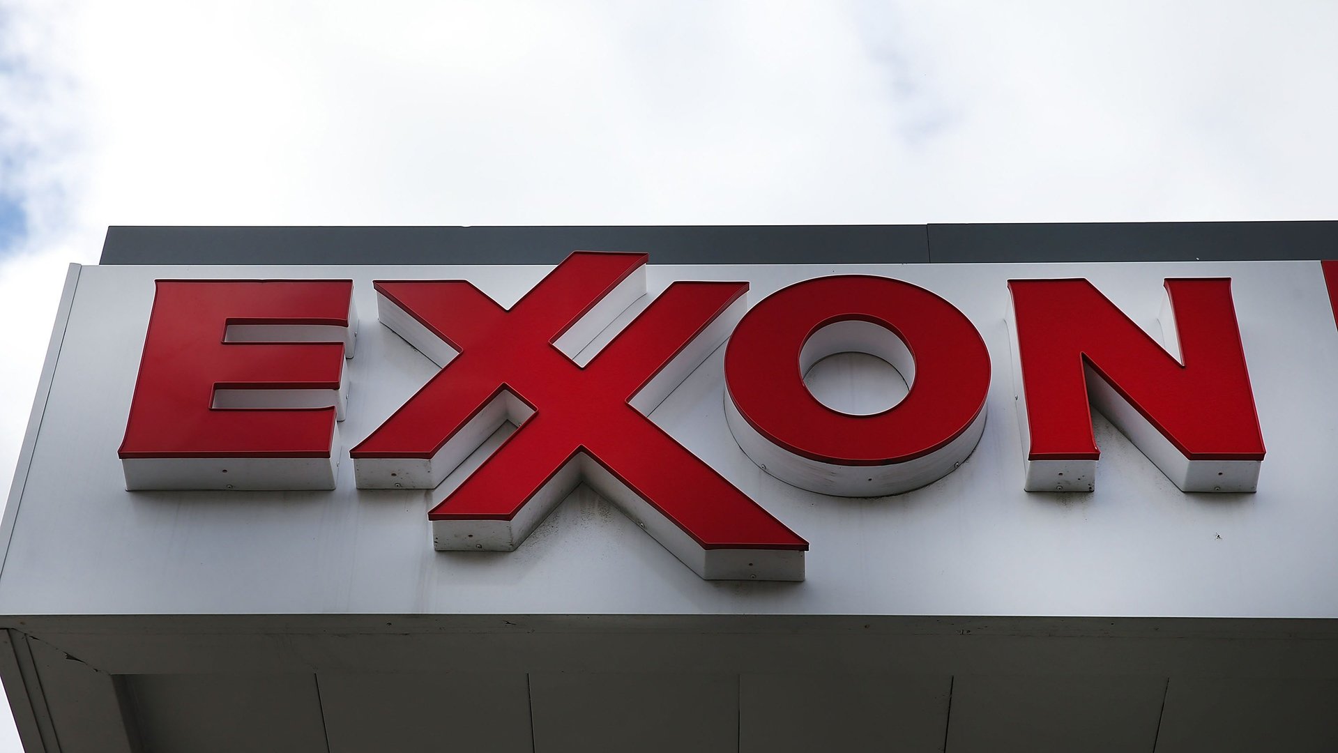 Exxon Moves to Exit Hong Kong Fuel Retail as $500M Sale Tests Global Energy Rebalancing